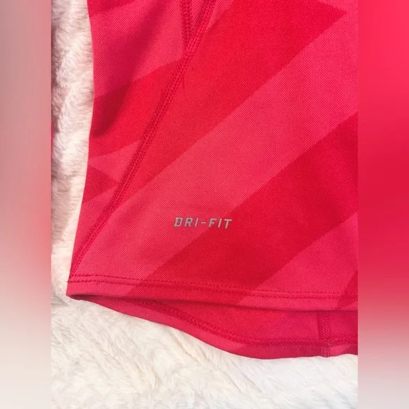 Nike Dri-FIT long sleeve quarter zip running jacket size small in hot pink - Picture 11 of 15